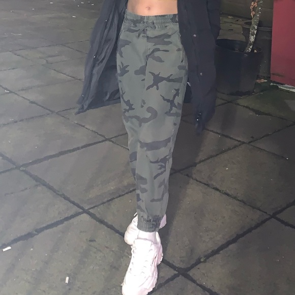 TNA camouflage pants/joggers - Picture 3 of 4